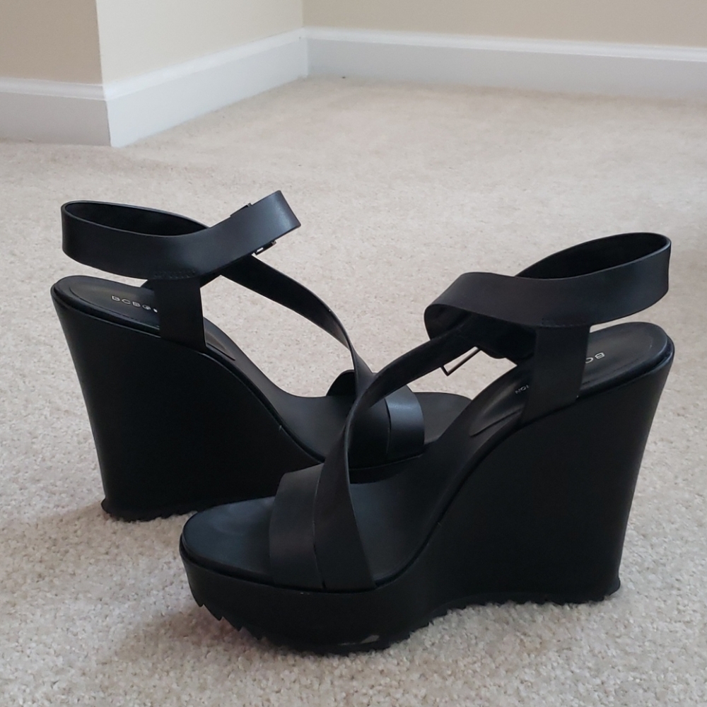 BCBG wedge sandal size 9 - Picture 4 of 4